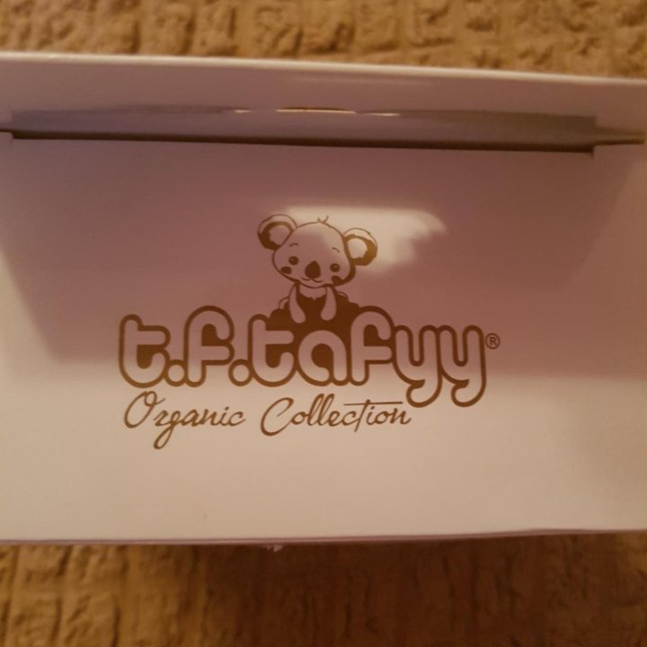 Пинетки и чепчик