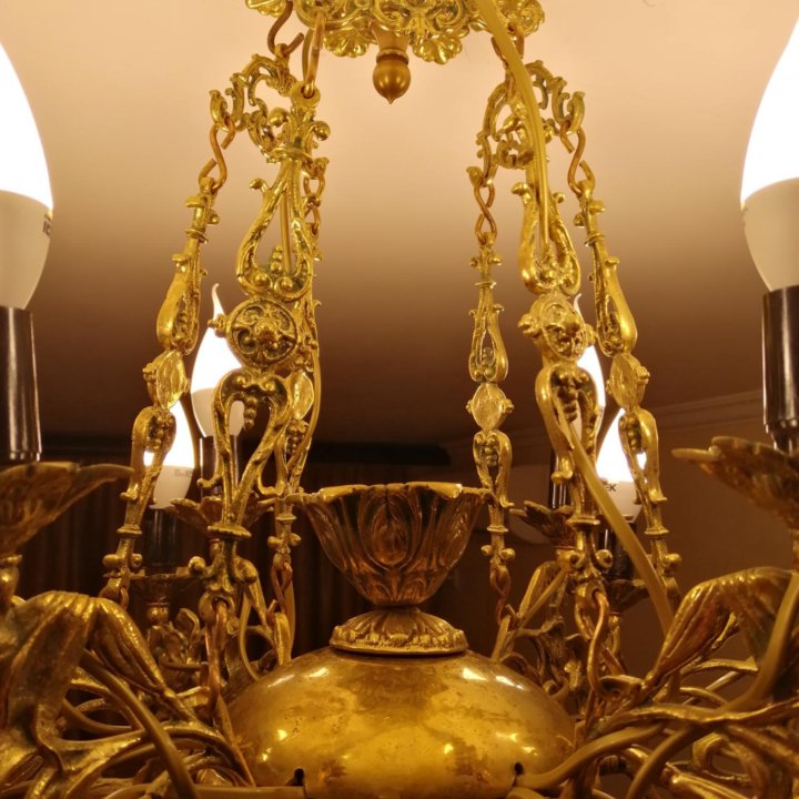 Бронзовая люстра