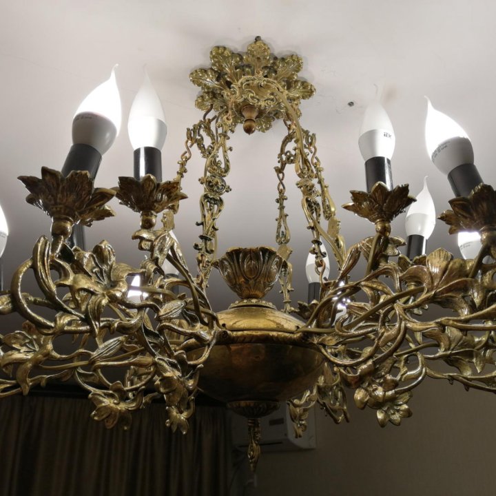 Бронзовая люстра