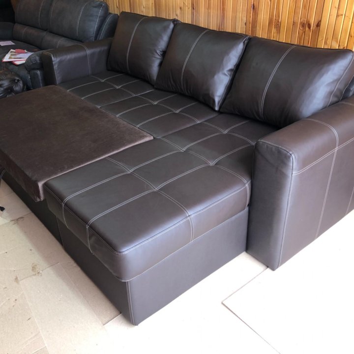 Новый кожаный диван 