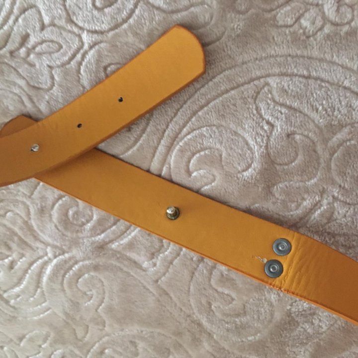 Ремень жёлтый