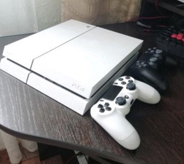 PlayStation 4 + доставка