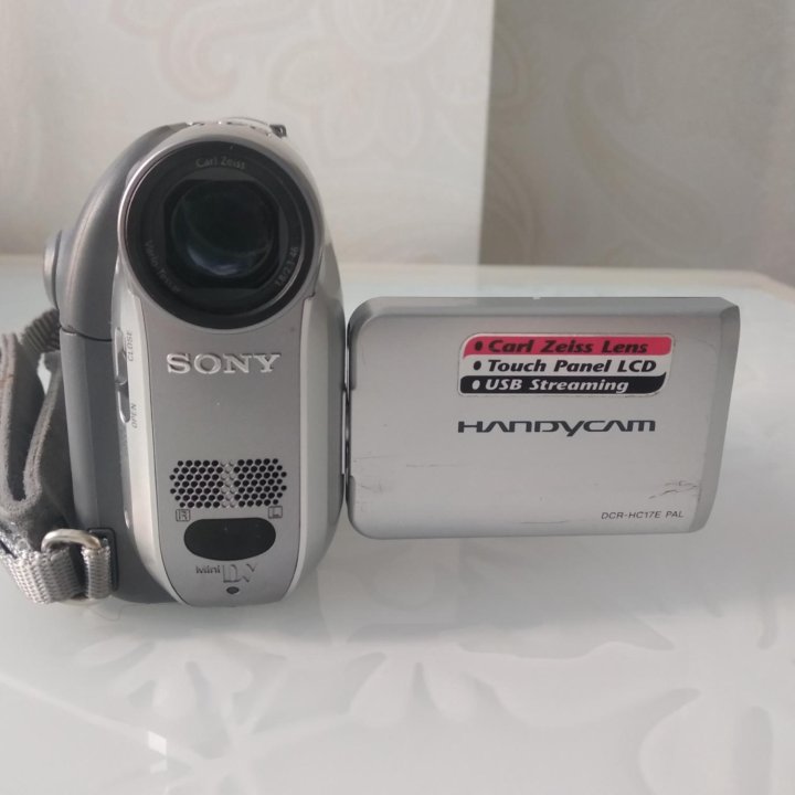 Цыфровая видеокамера DCR-HC17E PAL