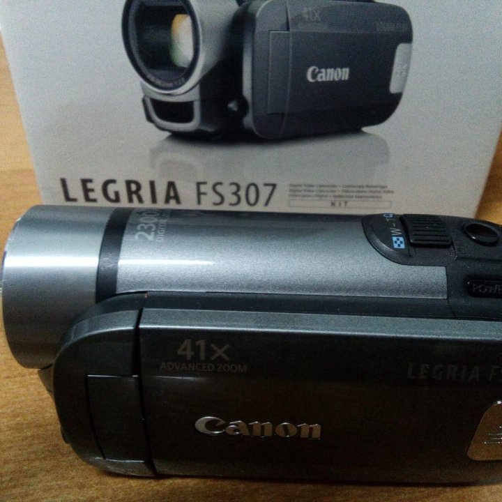 Видеокамера Canon Legria FS307