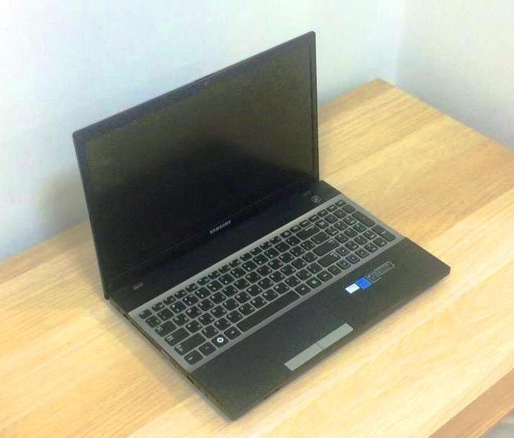 Samsung core i5/4GB/GeForce 2GB