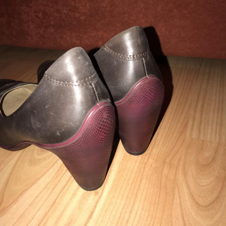 Новые туфли Ecco