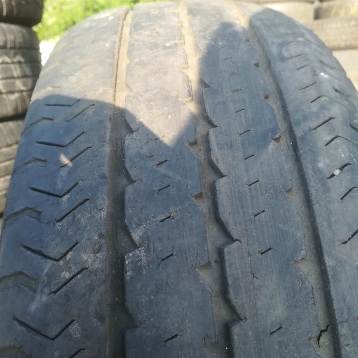 215/70 R15C Pirelli