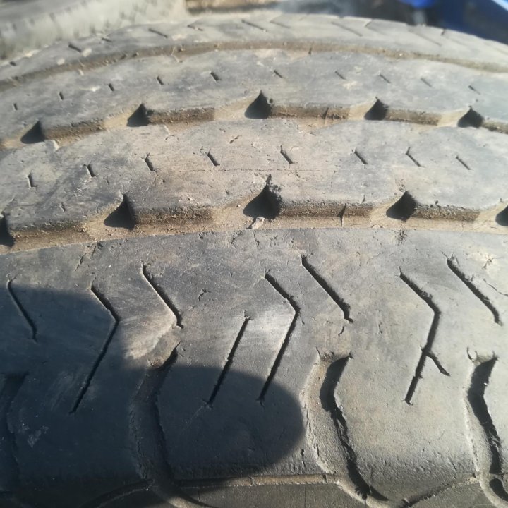 215/70 R15C Pirelli