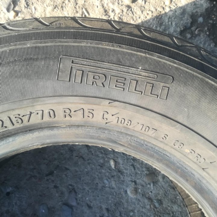 215/70 R15C Pirelli