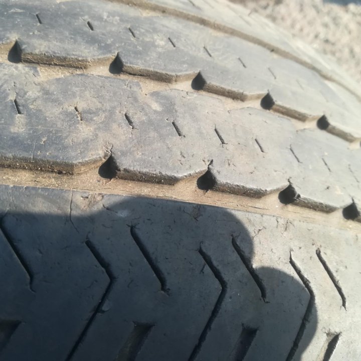 215/70 R15C Pirelli