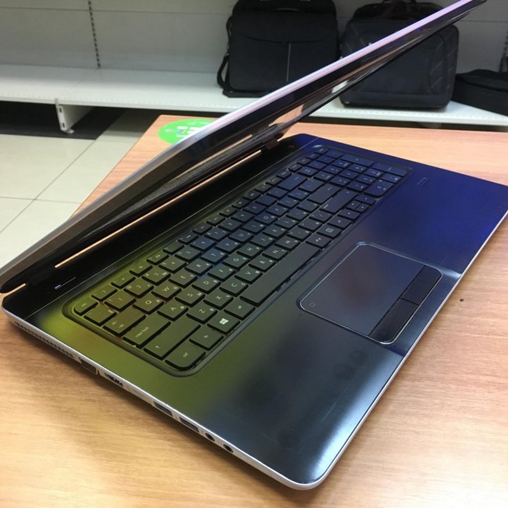 Ноутбук HP DV7 на Сore i7 Видеокарта 2Gb