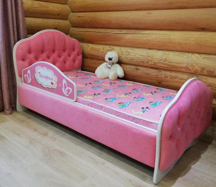 Детская мебель для принцессы (кровать шкаф пуфик)