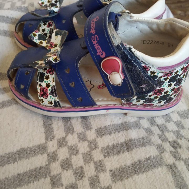 Босоножки на девочку