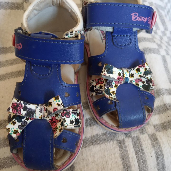 Босоножки на девочку
