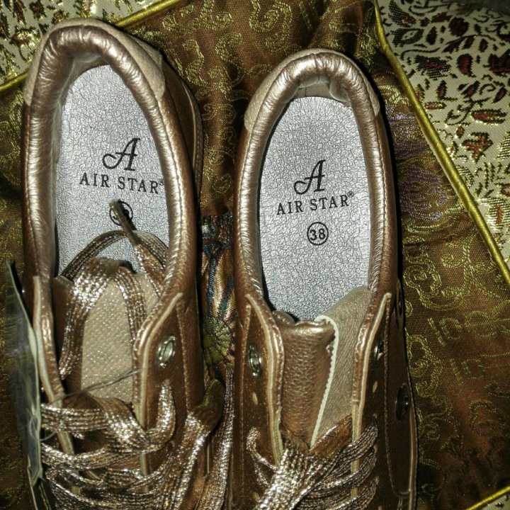 Кроссовки, полукеды