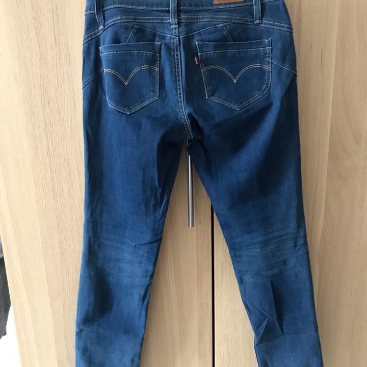 Джинсы Levi’s