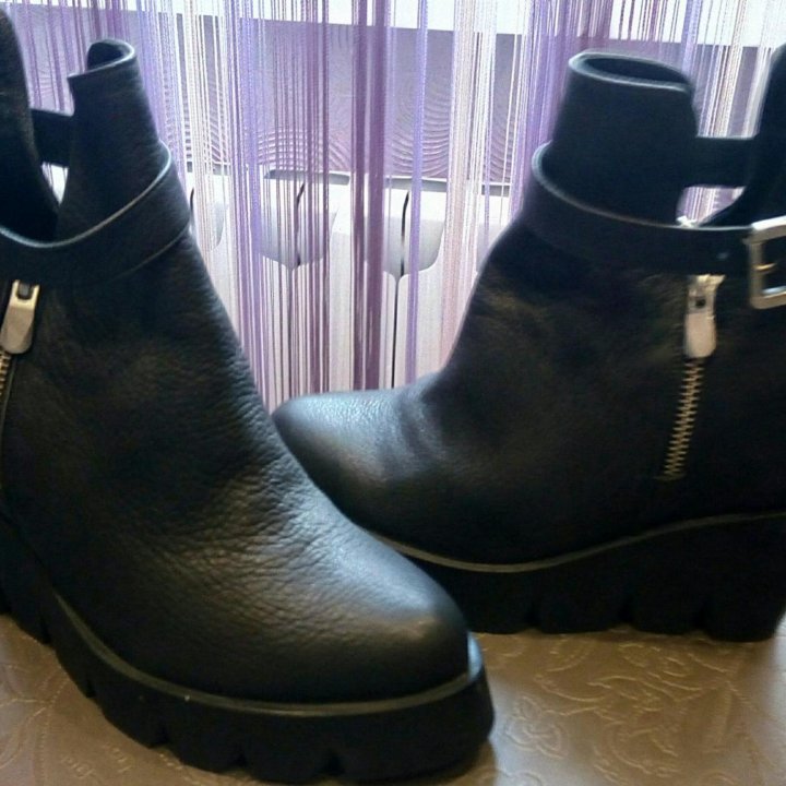 Ботинки стильные. Кожа.