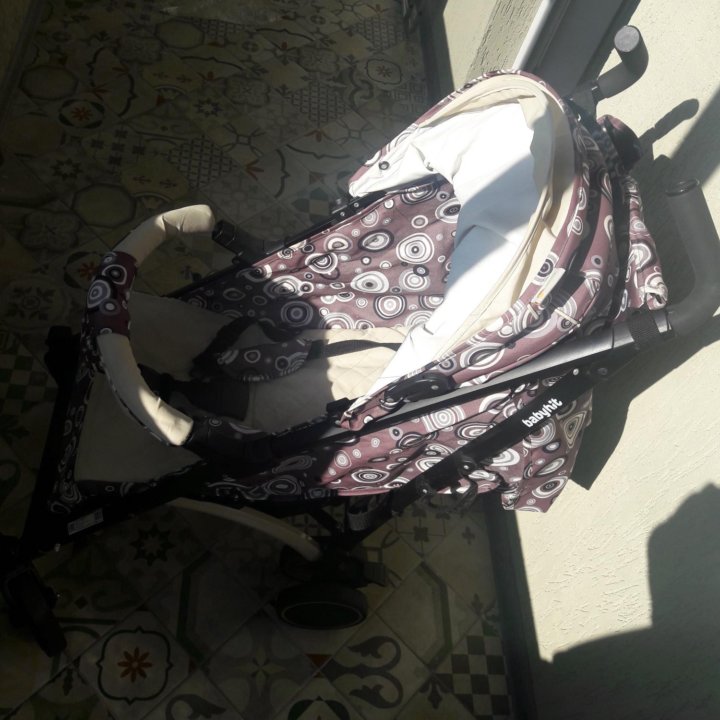 Коляска прогулочная