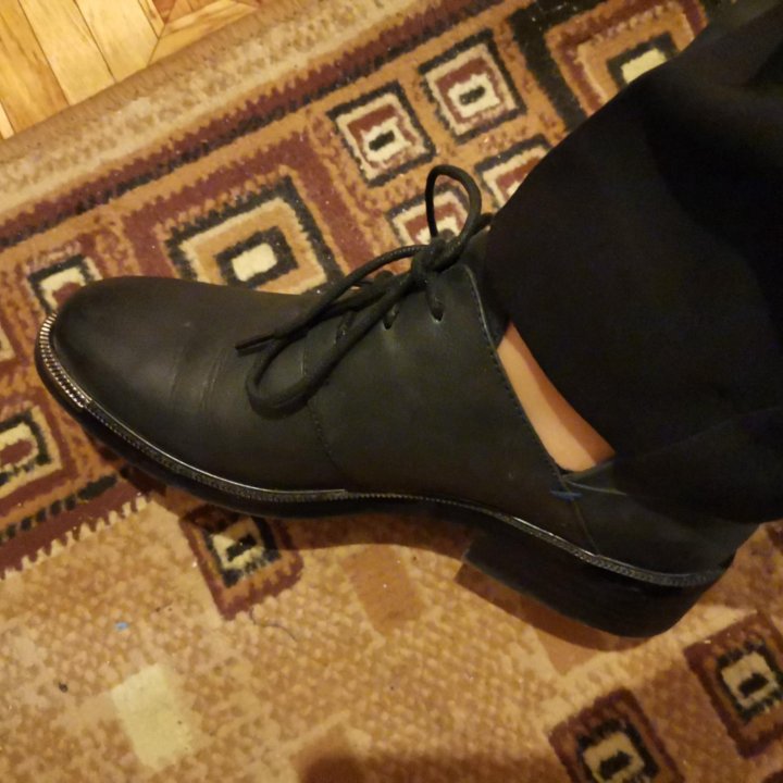 Ботинки кожаные 37