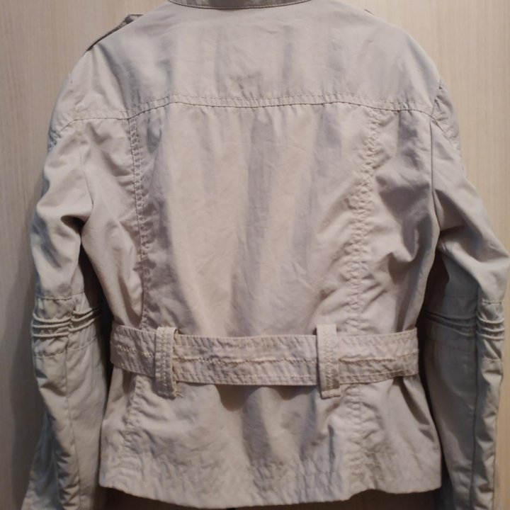 Куртка-ветровка на девочку от 4.5 до 7 лет