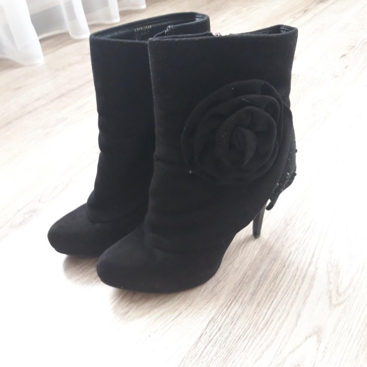 Ботинки замшевые