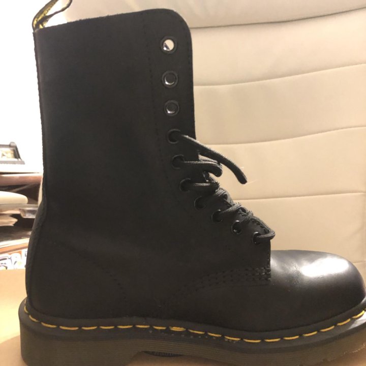 Dr.Martens
