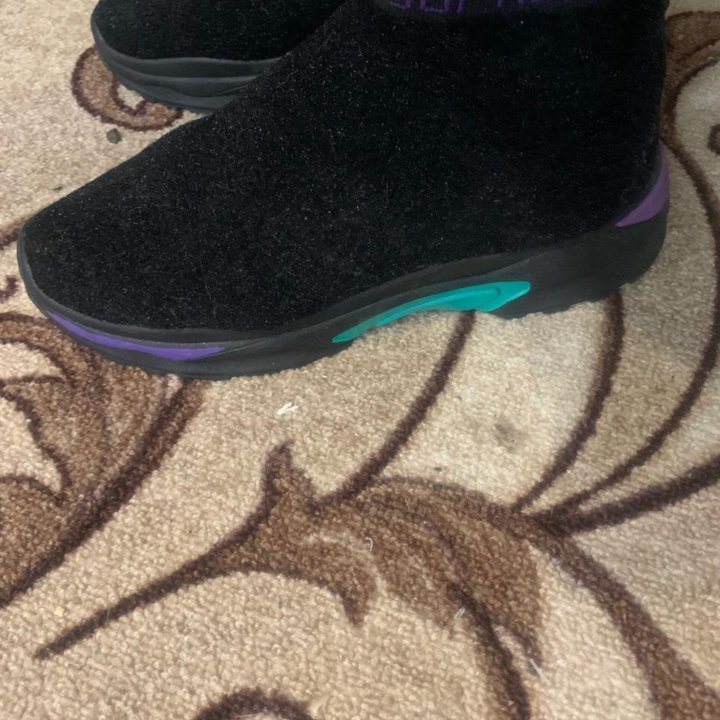 Кроссовки носком