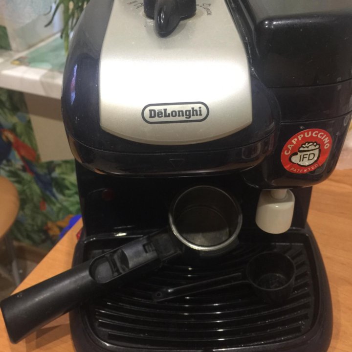 Кофеварка DeLonghi Ес5 б/у