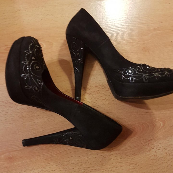 Туфли, Италия