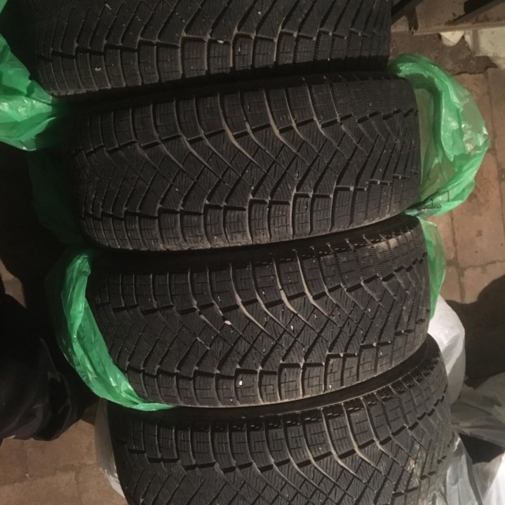 Зимние шины Pirelli Ice zero R 225 45 r17