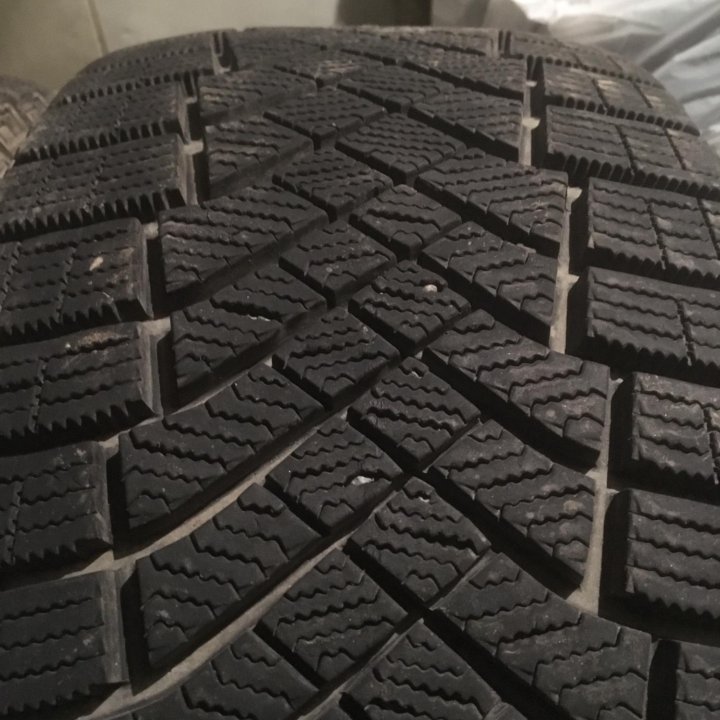 Зимние шины Pirelli Ice zero R 225 45 r17