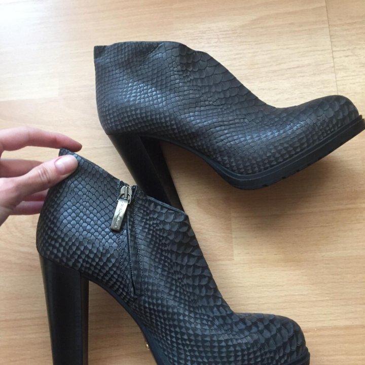 Ботильоны Loriblu новые