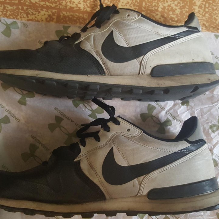 Кроссовки Nike internationalist