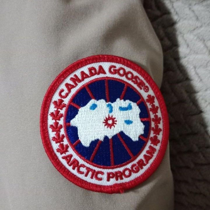 Парка женская Canada Goose б/у