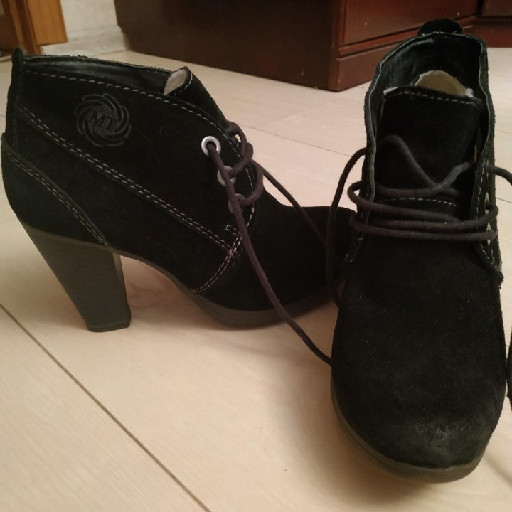 Замшевые ботильоны