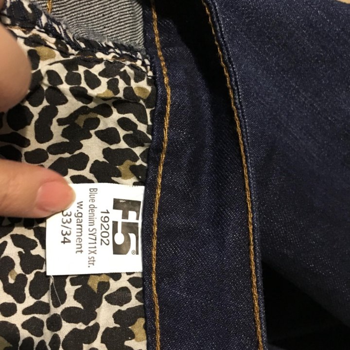 Новые женские джинсы 50 размер.