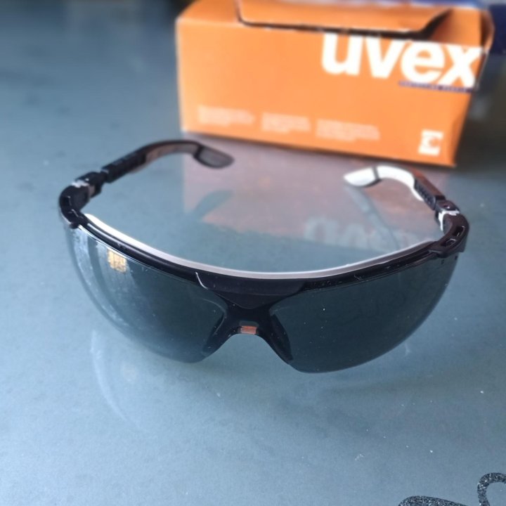 Новые защитные очки UVEX ivo9160