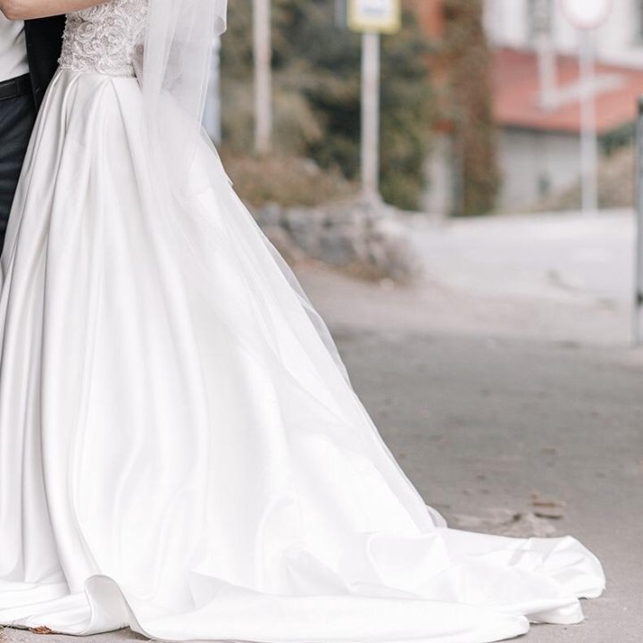 Свадебное платье