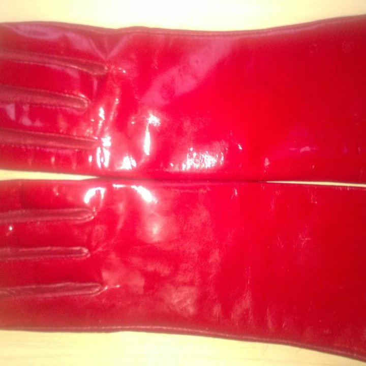 Кожаные перчатки