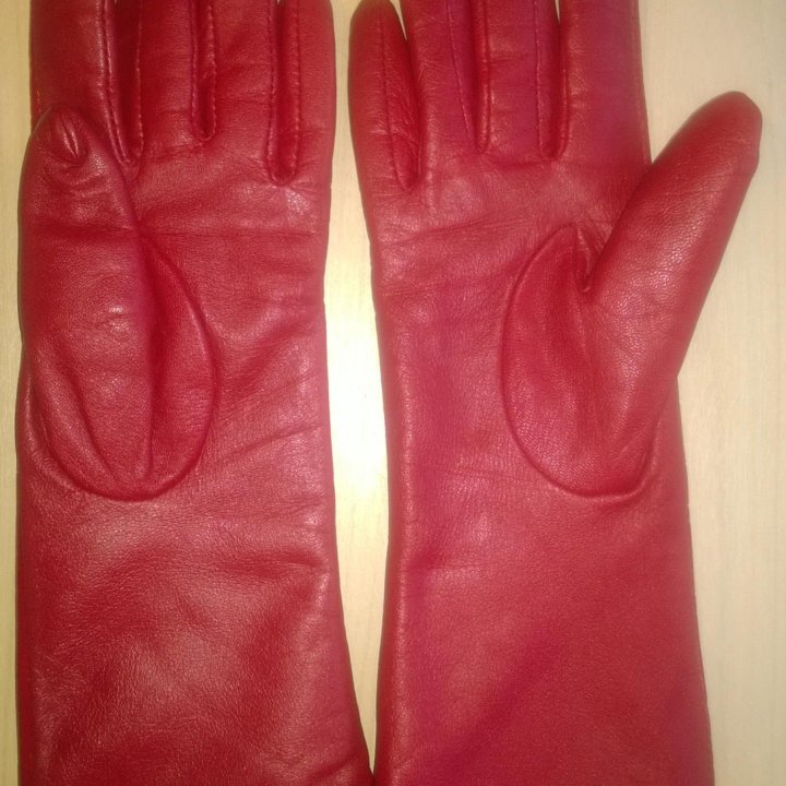 Кожаные перчатки