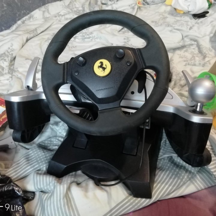 Игровой руль-thrustmaster