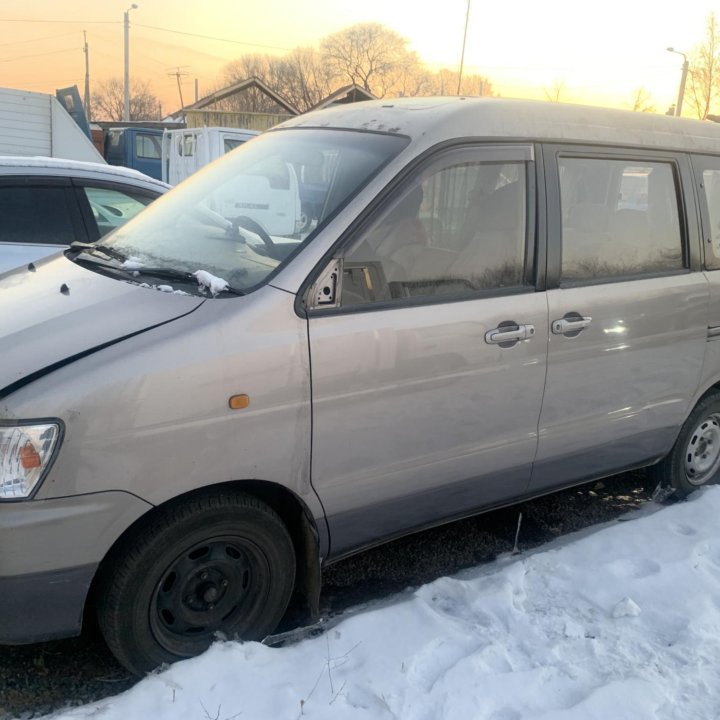 Toyota Lite Ace Noah