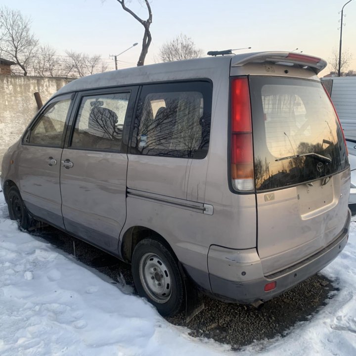 Toyota Lite Ace Noah