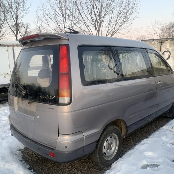 Toyota Lite Ace Noah