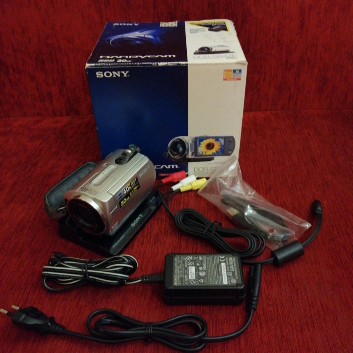 Камера Sony HANDYCAM DCR-SR42E