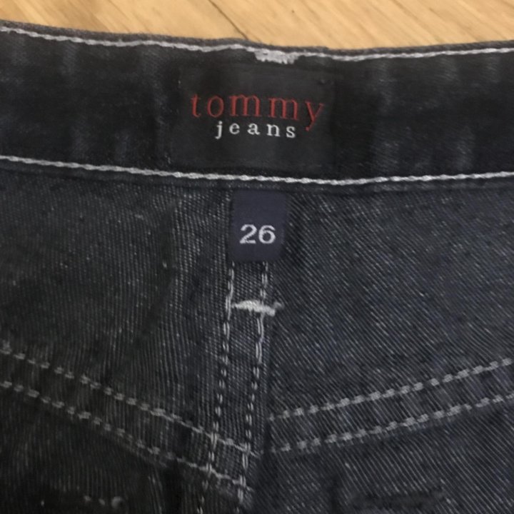 Джинсы Tommy Hilfiger 26 размер б/у