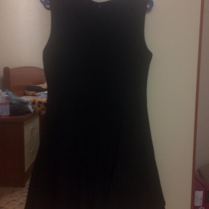 Чёрное платье