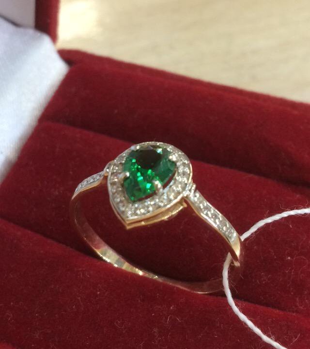 Новое золотое кольцо с нано изумрудом