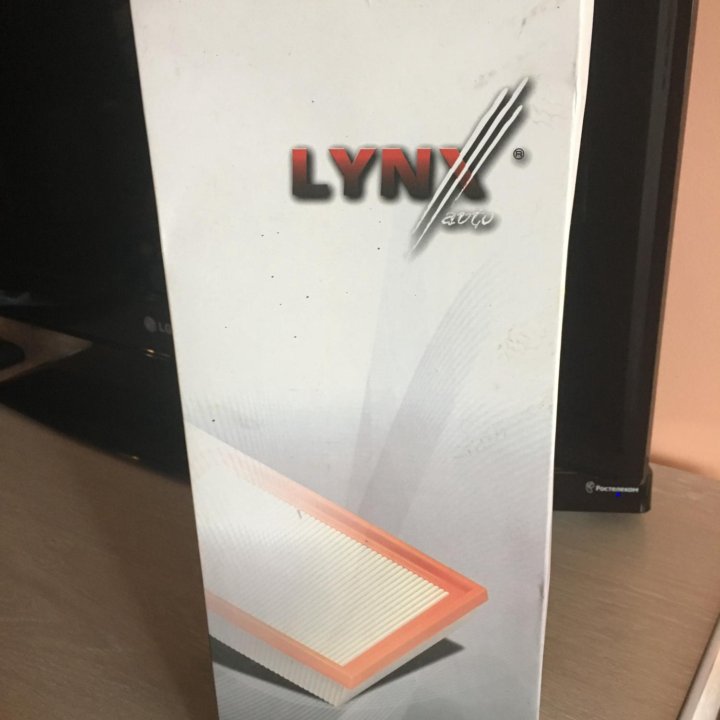 Воздушный фильтр LYNX LA-1019 1K0129620D