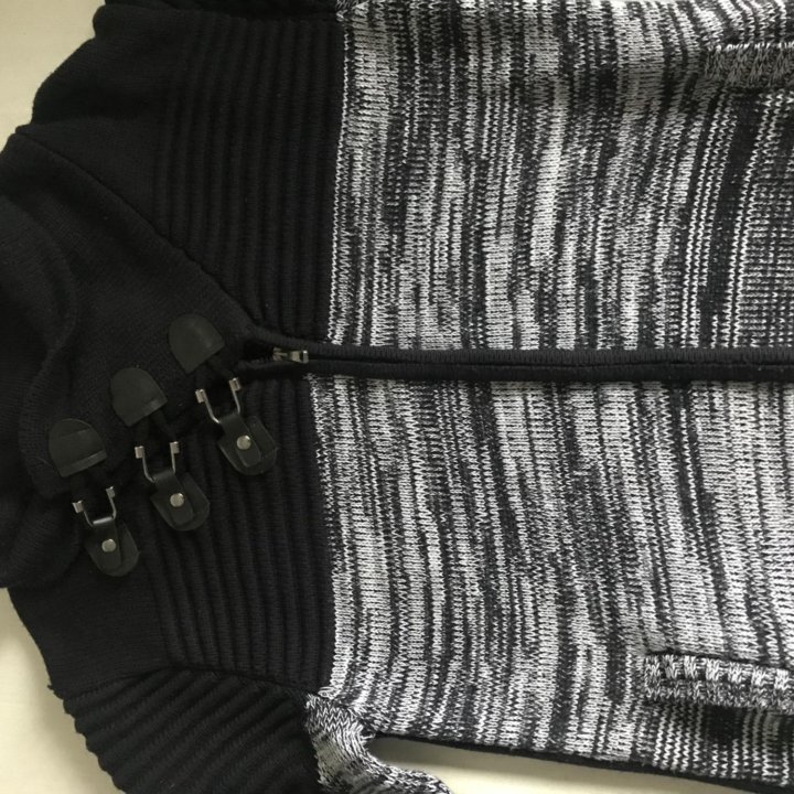 Свитер мужской